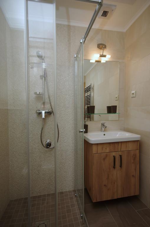 Almasy Apartmanhaz Gyula Exteriér fotografie